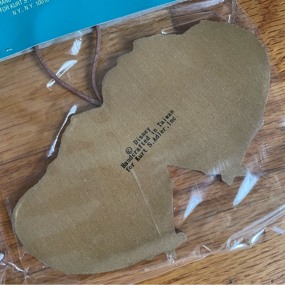 Vintage Disney Pocahontas ornament set - Picture 8 of 9